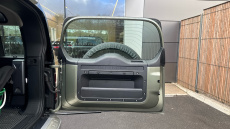 Land Rover Defender 2.0 D200 SE 110 5dr Auto Diesel Estate